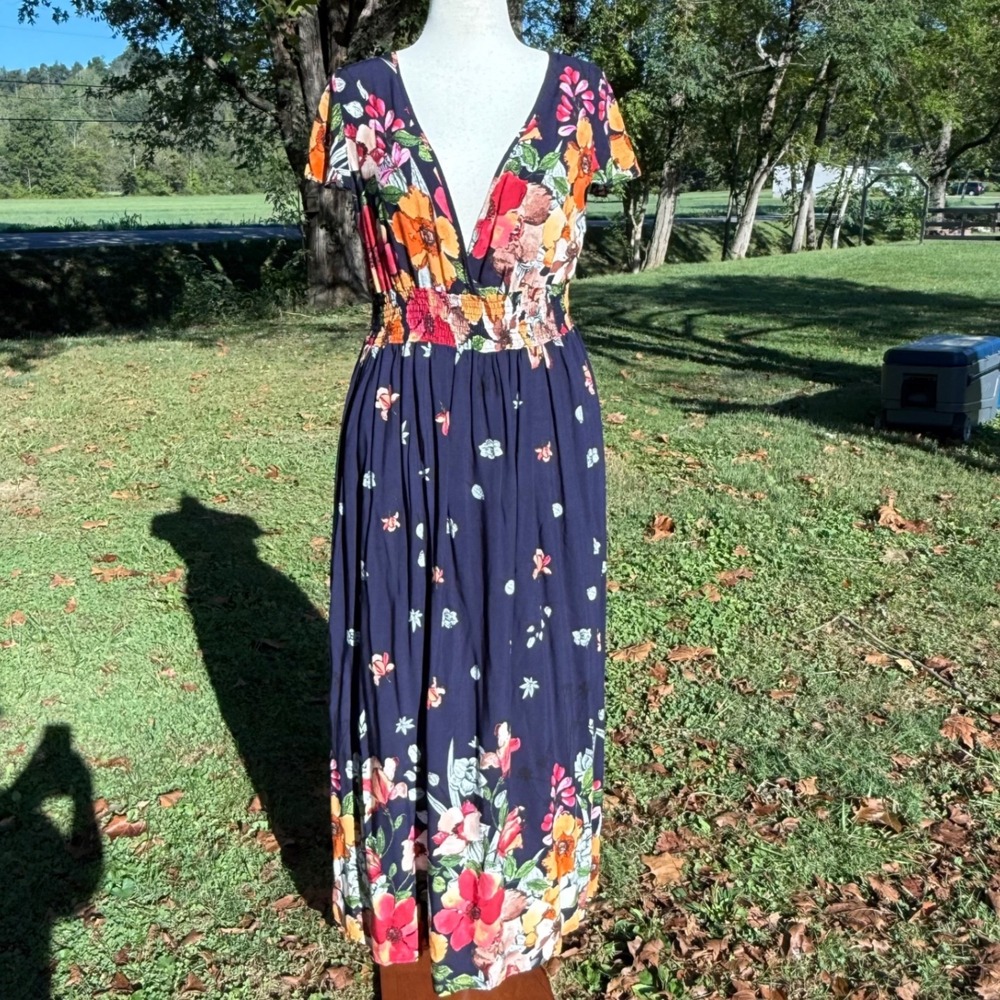 Navy Floral V-Neck Smocked Waist Maxi Dress Side Slit Short Sleeve S/M Boho